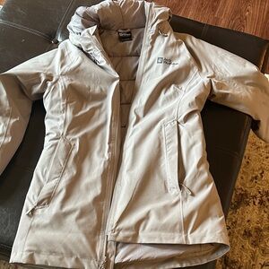 Jack Wolfskin Women's Light Gray Ski Jacket